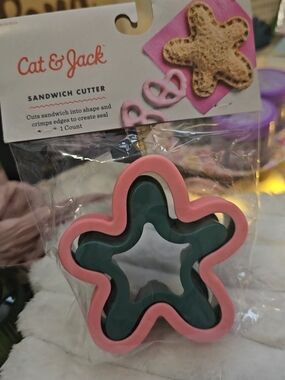 Cat & Jack Pink and Teal Star Sandwich Cutter